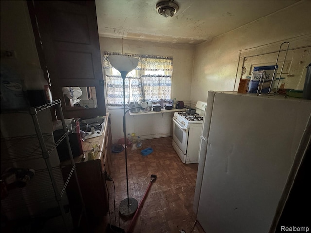 11343 Belleterre St, Detroit, MI 48204 - kitchen featuring white appliances