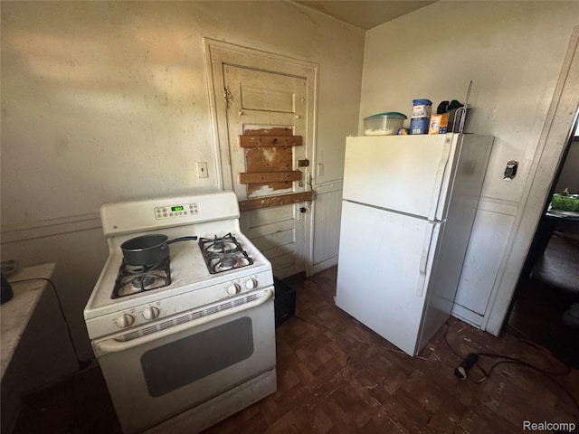 11343 Belleterre St, Detroit, MI 48204 - kitchen with white appliances