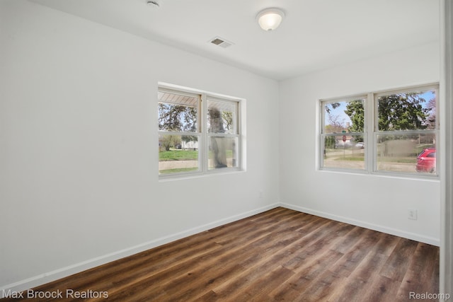 165 W Colgate Ave, Pontiac, MI 48340 - unfurnished room featuring baseboards and wood finished floors
