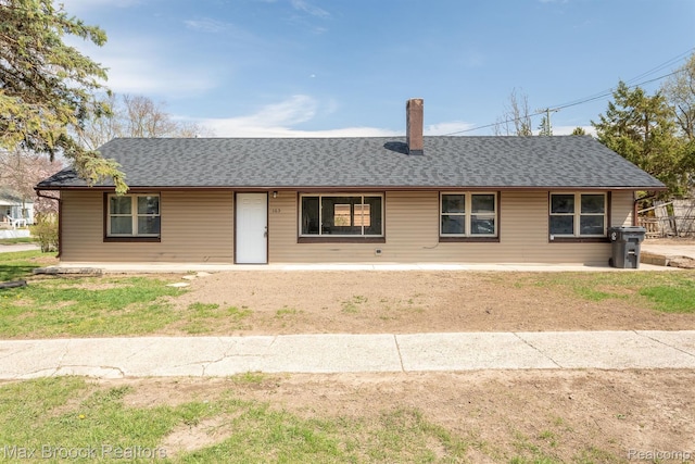 165 W Colgate Ave, Pontiac, MI 48340 - ranch-style house with a shingled roof