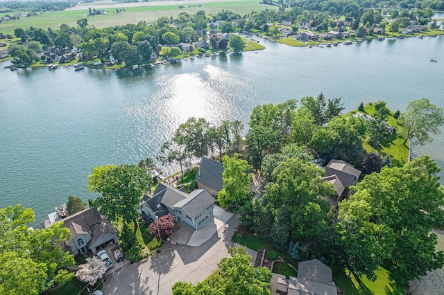 117 High View Ct, Brooklyn, MI 49230 - aerial perspective of suburban area featuring a nearby body of water