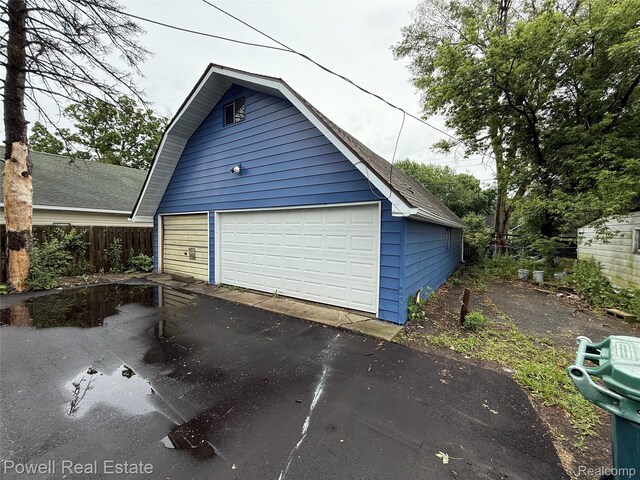 2326 Silver Cir, Pontiac, MI 48328 - view of detached garage