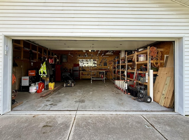 8021 Mclain Ave, Lambertville, MI 48144 - view of garage