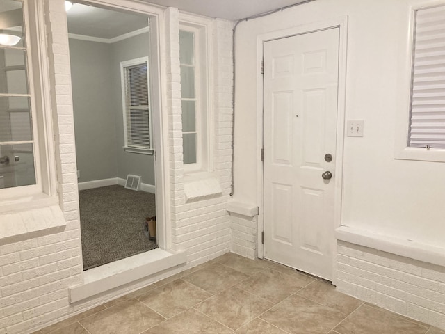 11751 Engleside St, Detroit, MI 48205 - entryway featuring ornamental molding