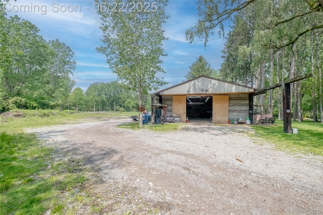 8780 Dixie Hwy, Birch Run, MI 48415 - view of pole building