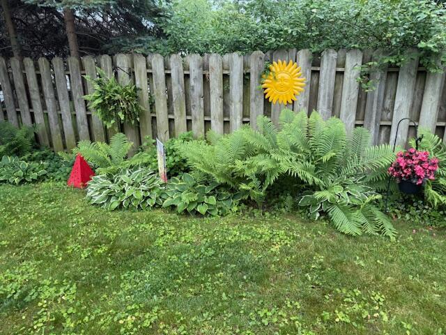 2975 Princeton Ct, Muskegon, MI 49441 - view of yard