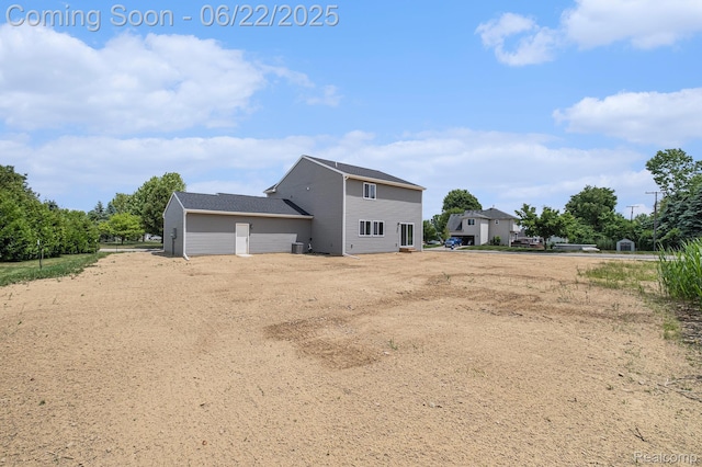 1013 Lancaster St, Lapeer, MI 48446 - back of property
