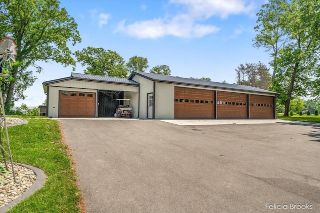 2539 Daisy Ln, Middleville, MI 49333 - garage with a garage