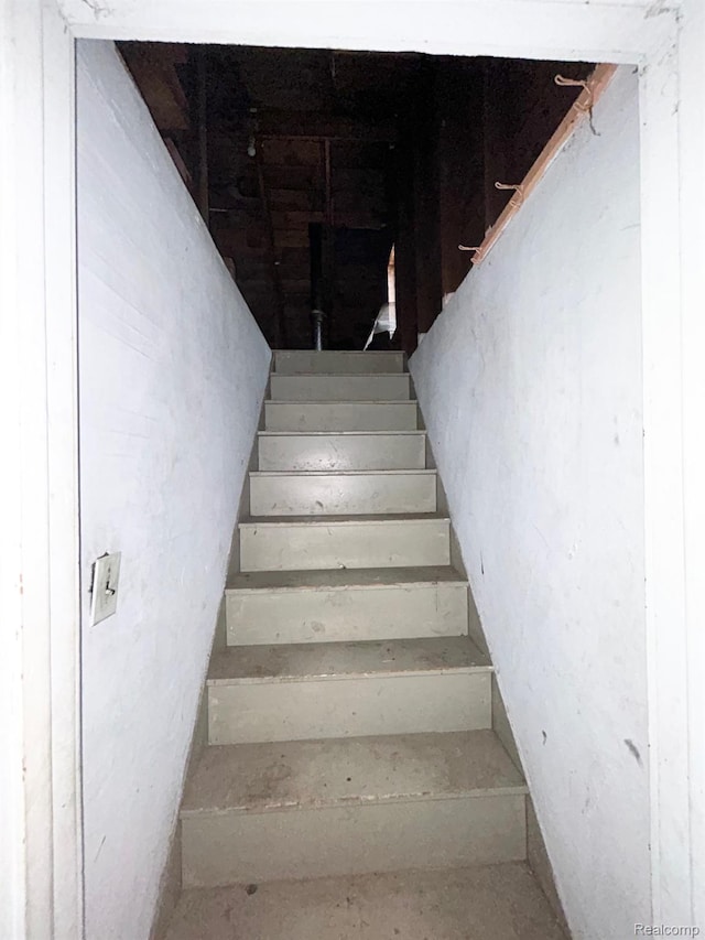 523 Grace St, Flint, MI 48503 - view of stairs