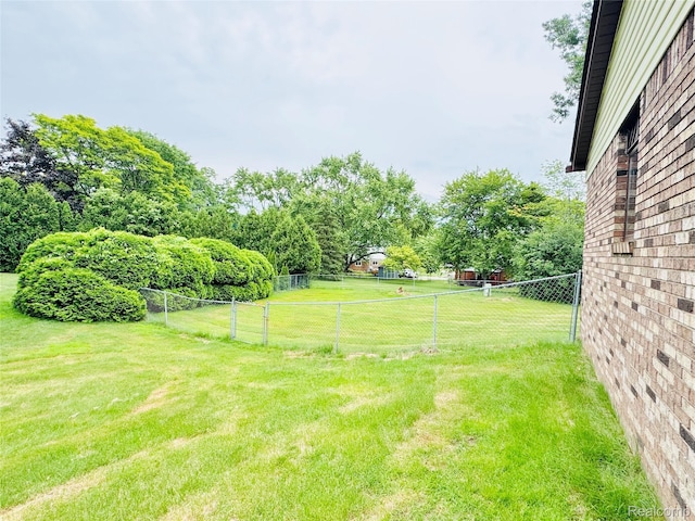 694 Robar Cir, Commerce Twp, MI 48386 - view of yard