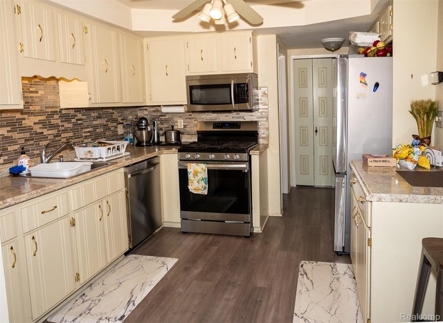 32306 Barclay Sq, Warren, MI 48093 - photo 6
