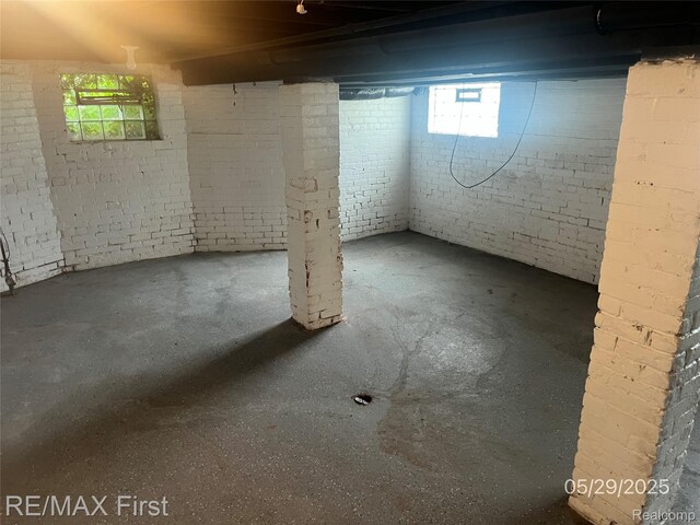 229 Leicester Ct, Detroit, MI 48202 - photo 12