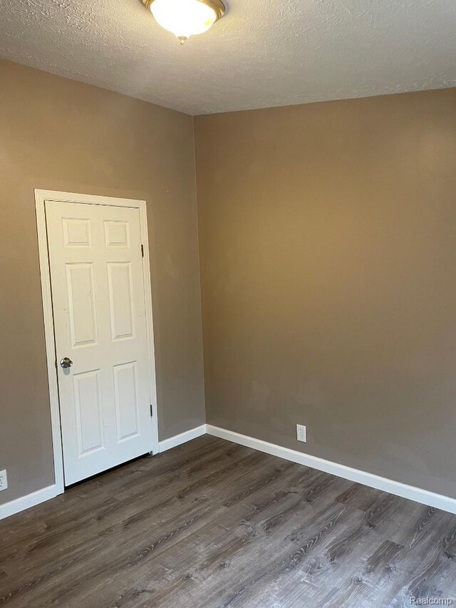 28055 Hanover Blvd, Wayne, MI 48186 - photo 15