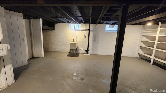 10947 Roxbury St, Detroit, MI 48224 - below grade area with a sink
