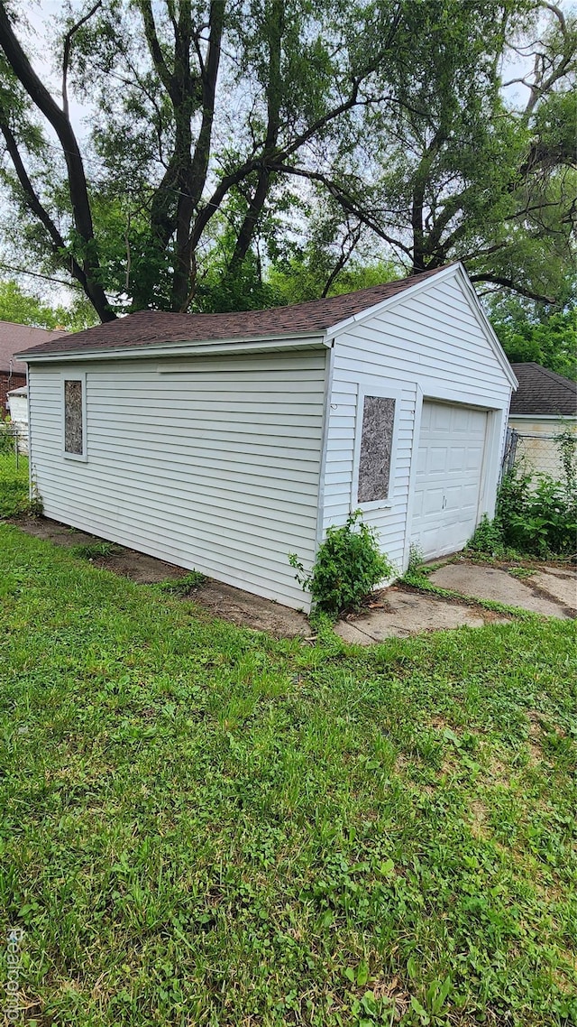10947 Roxbury St, Detroit, MI 48224 - view of garage