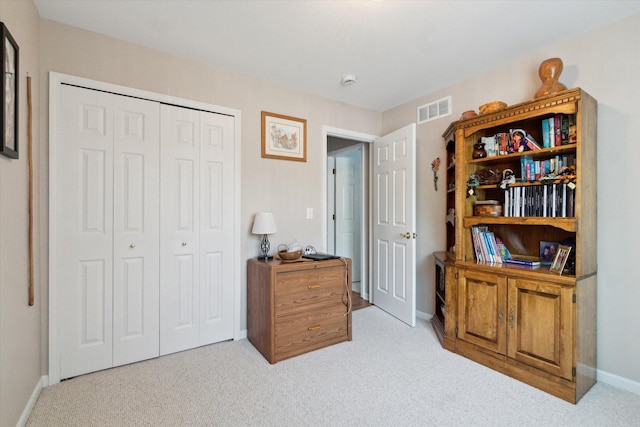 9422 Timber Ridge Dr, Grand Blanc, MI 48439 - home office with carpet