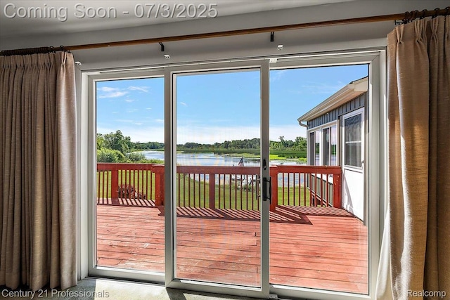 291 N Baldwin Rd, Clarkston, MI 48348 - entryway featuring a water view