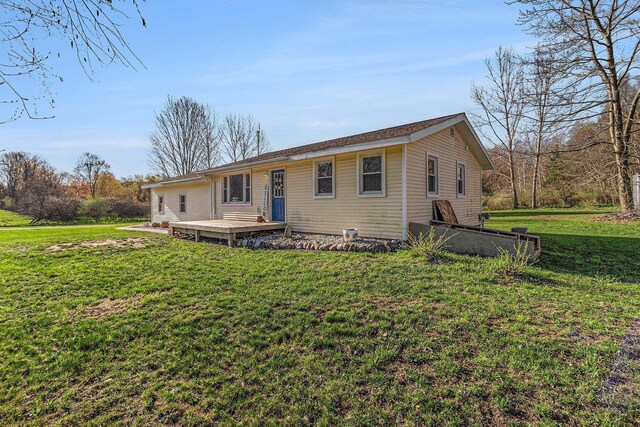 4507 Maidens Rd, Onekama, MI 49675