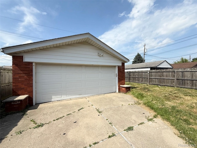 8121 Marian St, Warren, MI 48093 - view of detached garage