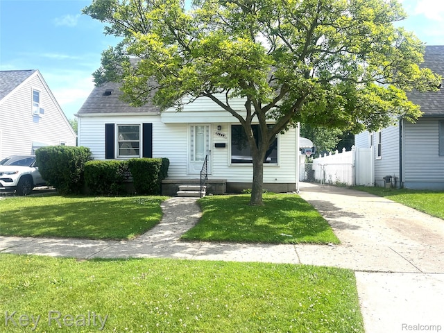 13509 Backus St, Southgate, MI 48195 - view of front of house featuring concrete driveway