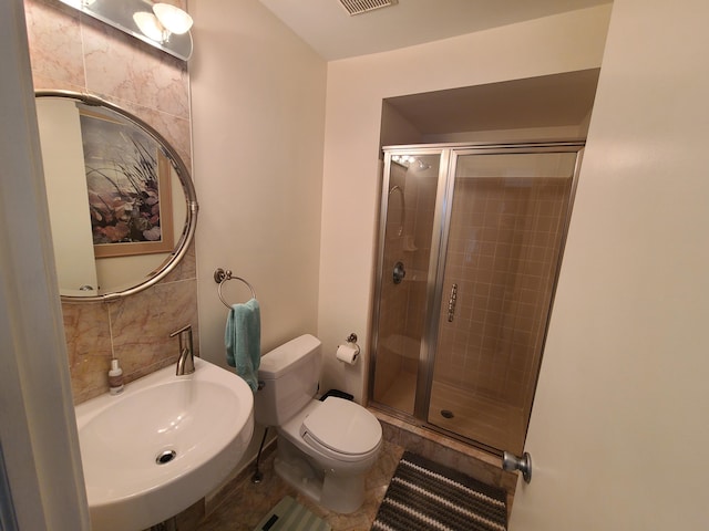 3393 Kevin Cir, Warren, MI 48092 - bathroom with a shower stall