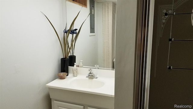 5396 Provincial Dr, Bloomfield Hills, MI 48302 - bathroom featuring vanity