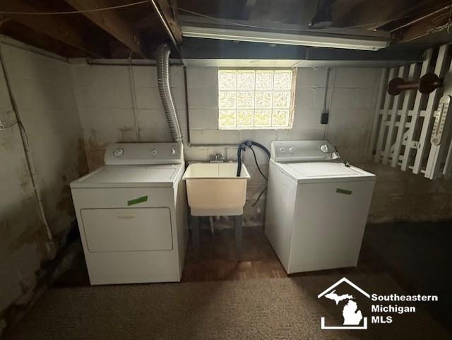 211 Huber Dr, Monroe, MI 48162 - washroom with independent washer and dryer