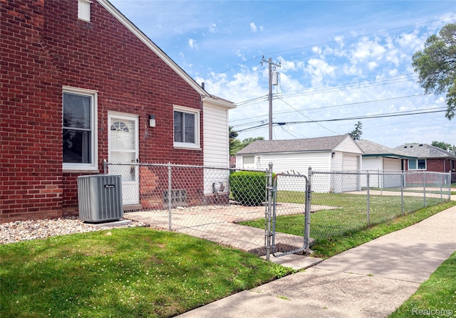 16555 Juliana Ave, Eastpointe, MI 48021 - view of yard featuring a gate and a detached garage