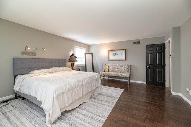 6615 Pleasantview Dr, Portage, MI 49024 - bedroom featuring wood finished floors and baseboards