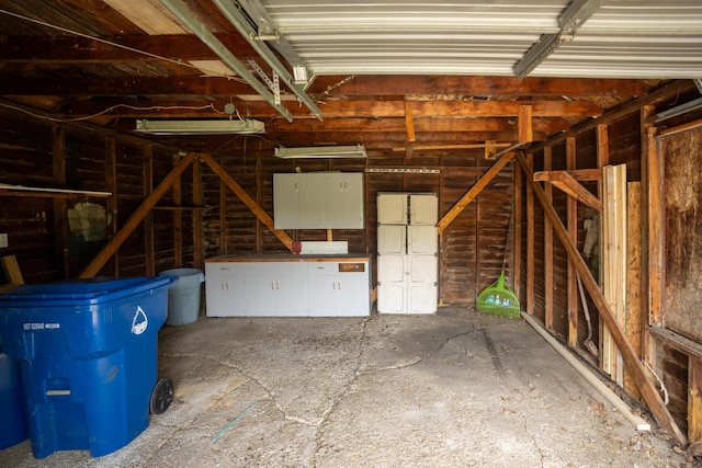 2712 Voorheis Rd, Waterford, MI 48328 - view of garage