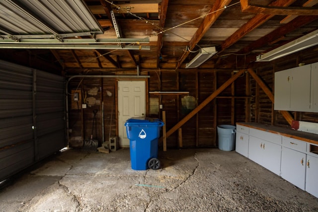 2712 Voorheis Rd, Waterford, MI 48328 - view of garage