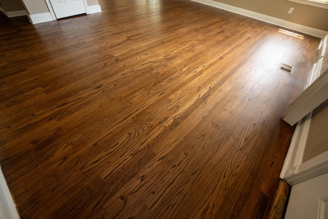 2712 Voorheis Rd, Waterford, MI 48328 - detailed view of wood finished floors