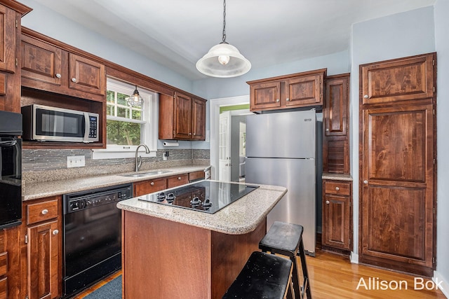 828 Cadillac Dr SE, Grand Rapids, MI 49506