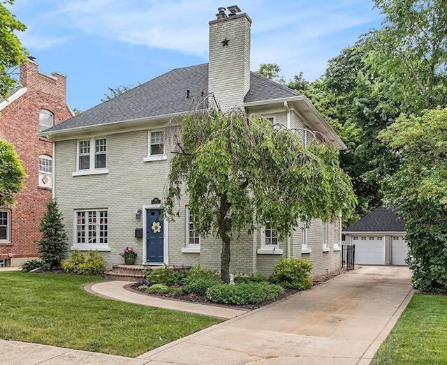 828 Cadillac Dr SE, Grand Rapids, MI 49506