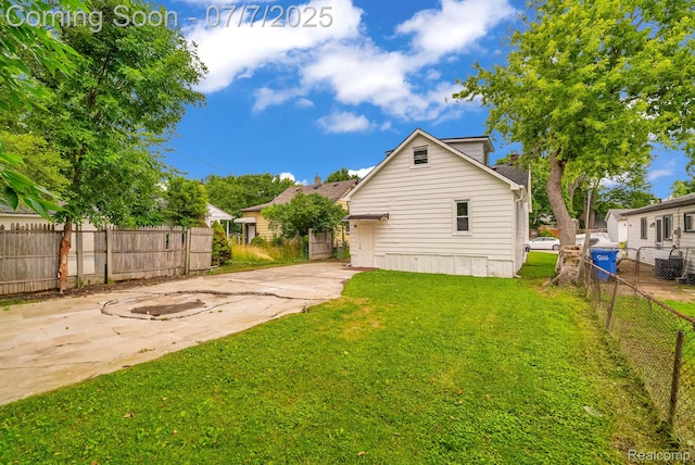8716 Jewett Ave, Warren, MI 48089 - rear view of house