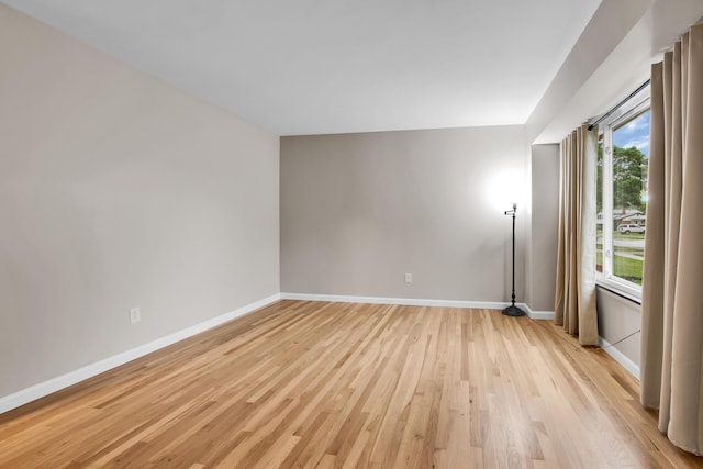 27152 Broadmoor Dr, Warren, MI 48088 - empty room featuring light wood-style floors and baseboards