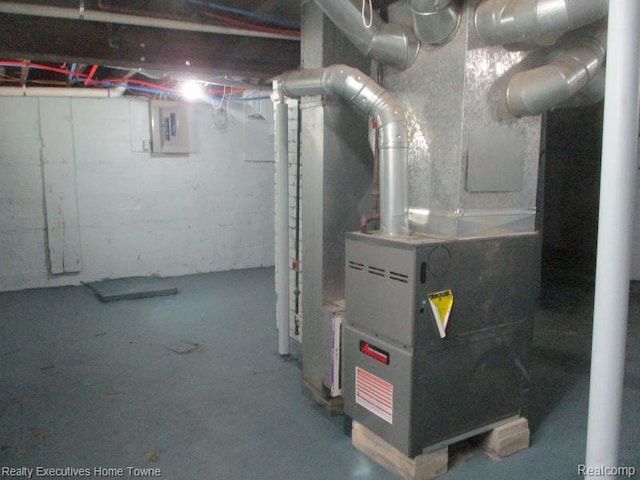 1027 Elmwood St, Port Huron, MI 48060 - utilities with heating unit