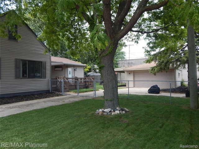 22133 Rosedale St, Saint Clair Shores, MI 48080 - view of yard featuring a gate and a garage