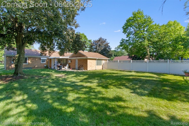 21415 Lathrup St, Southfield, MI 48075 - view of yard