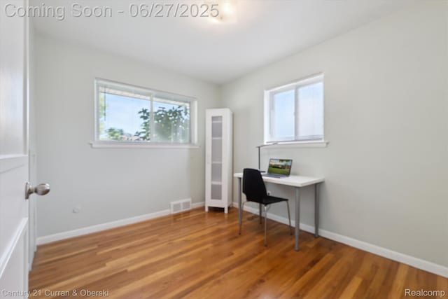 11769 Eileen, Redford, MI 48239 - home office with wood finished floors