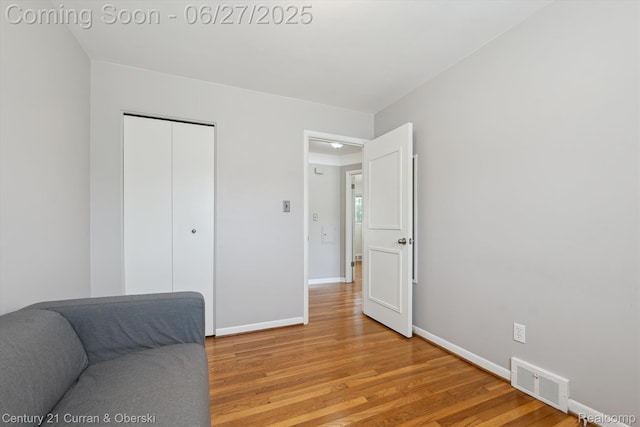 11769 Eileen, Redford, MI 48239 - living area featuring light wood-type flooring and baseboards
