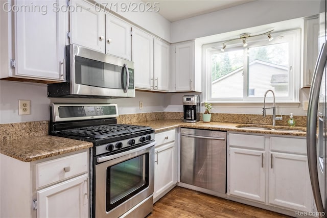 9268 Cumberland Ct, Commerce Twp, MI 48390 - photo 3