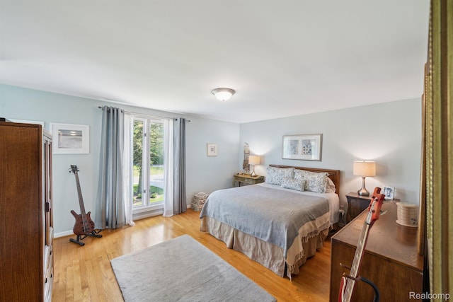 2650 Binbrooke Dr, Troy, MI 48084 - bedroom featuring light wood-style flooring