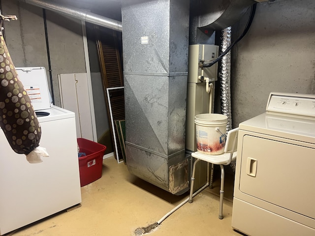 5804 Leisure S Dr SE, Grand Rapids, MI 49548 - utilities with washing machine and dryer and heating unit