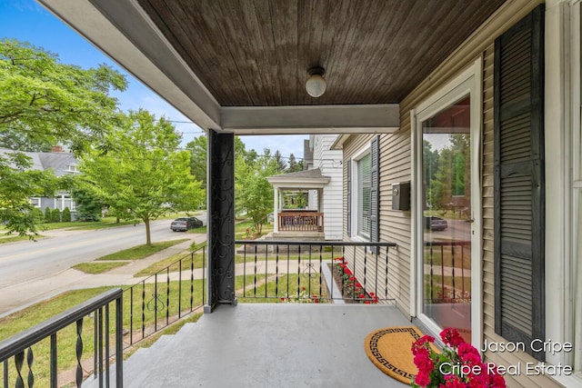 109 Fuller Ave SE, Grand Rapids, MI 49506 - view of porch