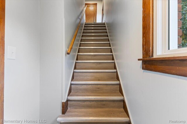 45866 Gable Inn St, Shelby Twp, MI 48317 - view of stairway