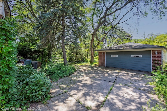 2703 Downey Dr, Troy, MI 48083 - photo 3