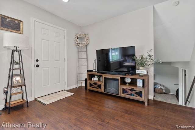 4438 Bridgeman Trl, Swartz Creek, MI 48473 - living room featuring wood finished floors and baseboards