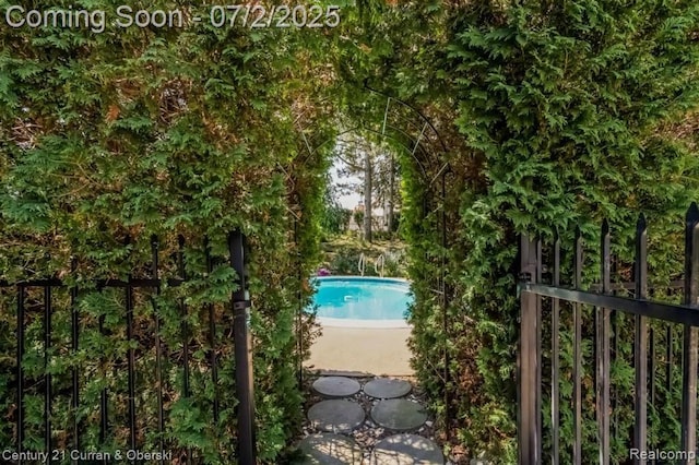 31085 Estate Woods Ct, Farmington Hills, MI 48331 - view of outdoor pool