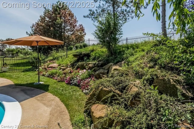 31085 Estate Woods Ct, Farmington Hills, MI 48331 - view of yard